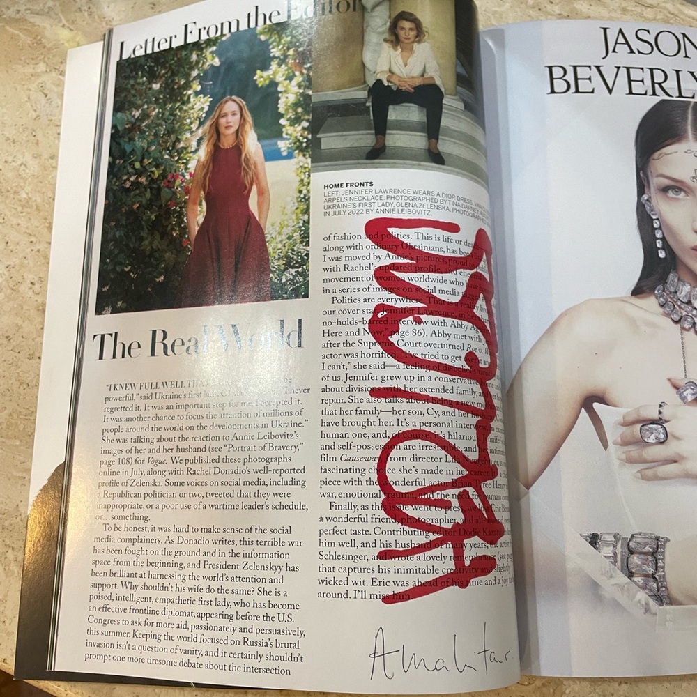 Drake X 21 Savage Vogue Issue Her loss Promo
Magazine - Picture 7 of 11